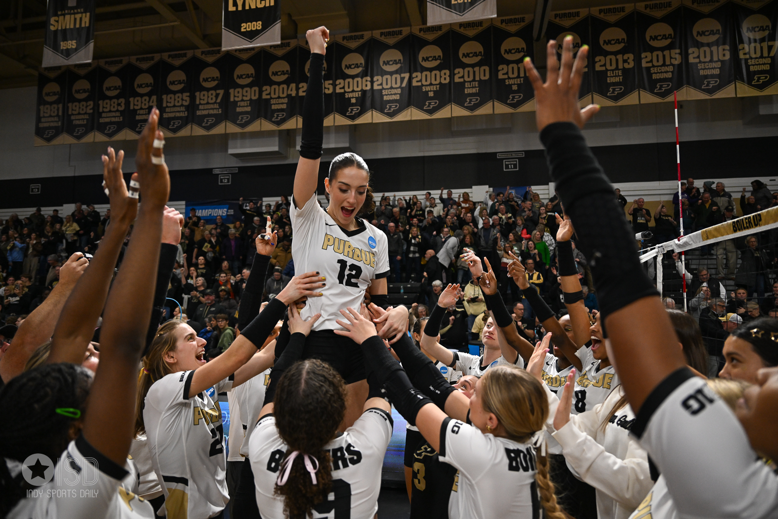 Purdue Rde Boilers Sweep Past Raiders: #3 Purdue Dominates Wright State in NCAA ...